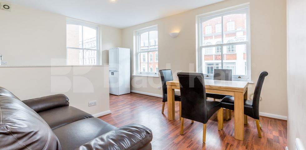 Spacious two double bed in zone one mins to ucl uch soas and kings  Tottenham Court Road, West End