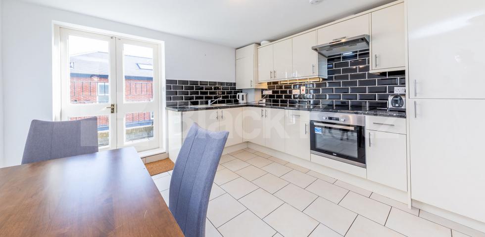 			Newly Refurbished!, 2 Bedroom, 1 bath, 1 reception Flat			 Wetherill Road, Muswell Hill