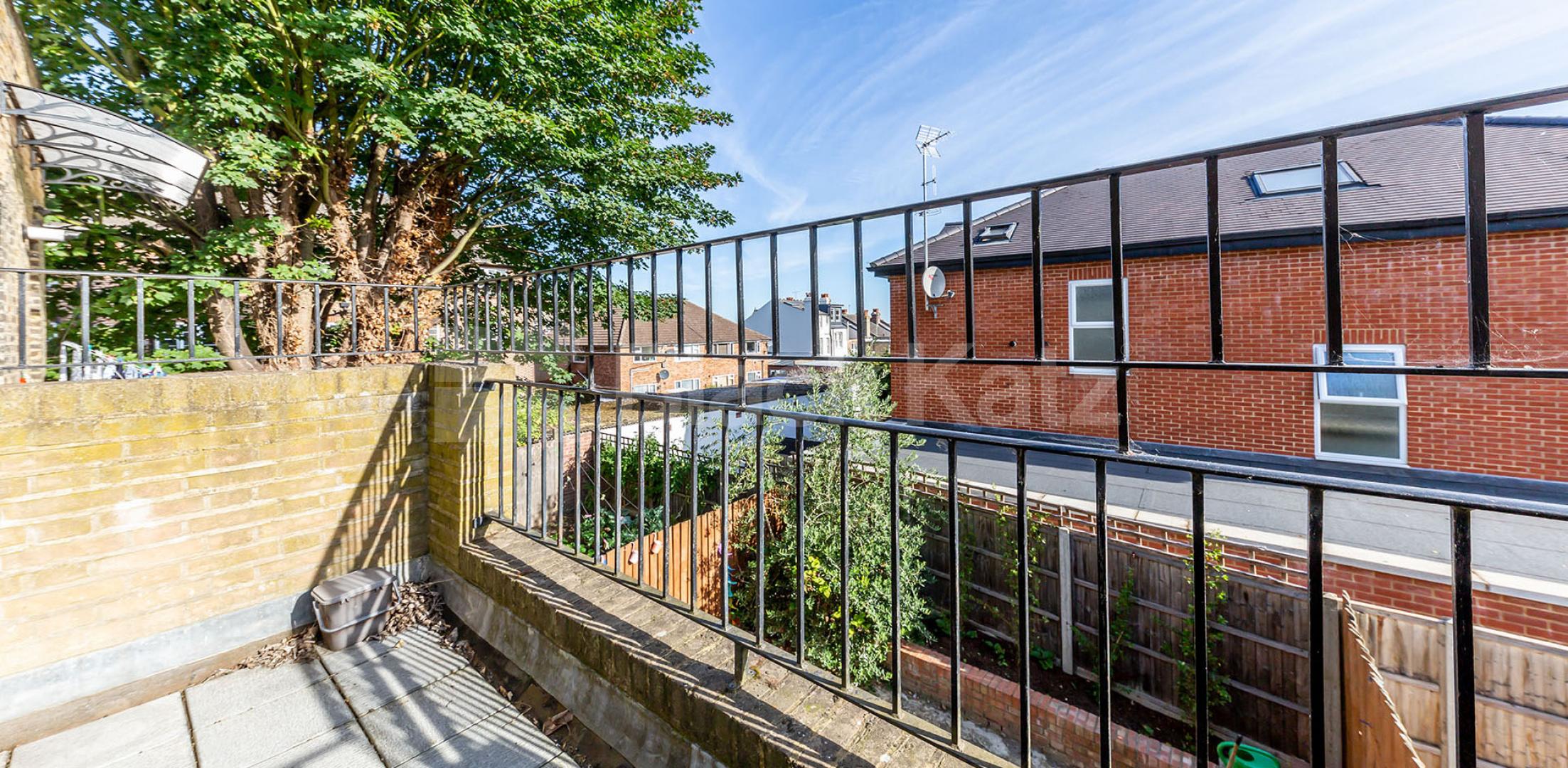 			Newly Refurbished!, 2 Bedroom, 1 bath, 1 reception Flat			 Wetherill Road, Muswell Hill