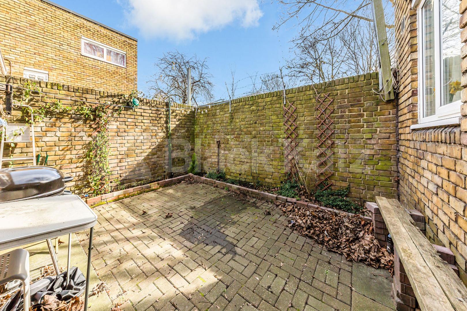 			4 BEDROOM, 2 BATHROOM HOUSE WITH PRIVATE GARDEN, 4 Bedroom, 1 bath, 1 reception House			 Williamson Street, HOLLOWAY 