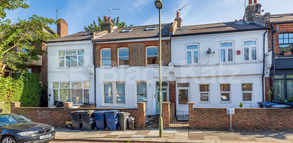 			Newly Refurbished!, 2 Bedroom, 1 bath, 1 reception Flat			 Wetherill Road, Muswell Hill