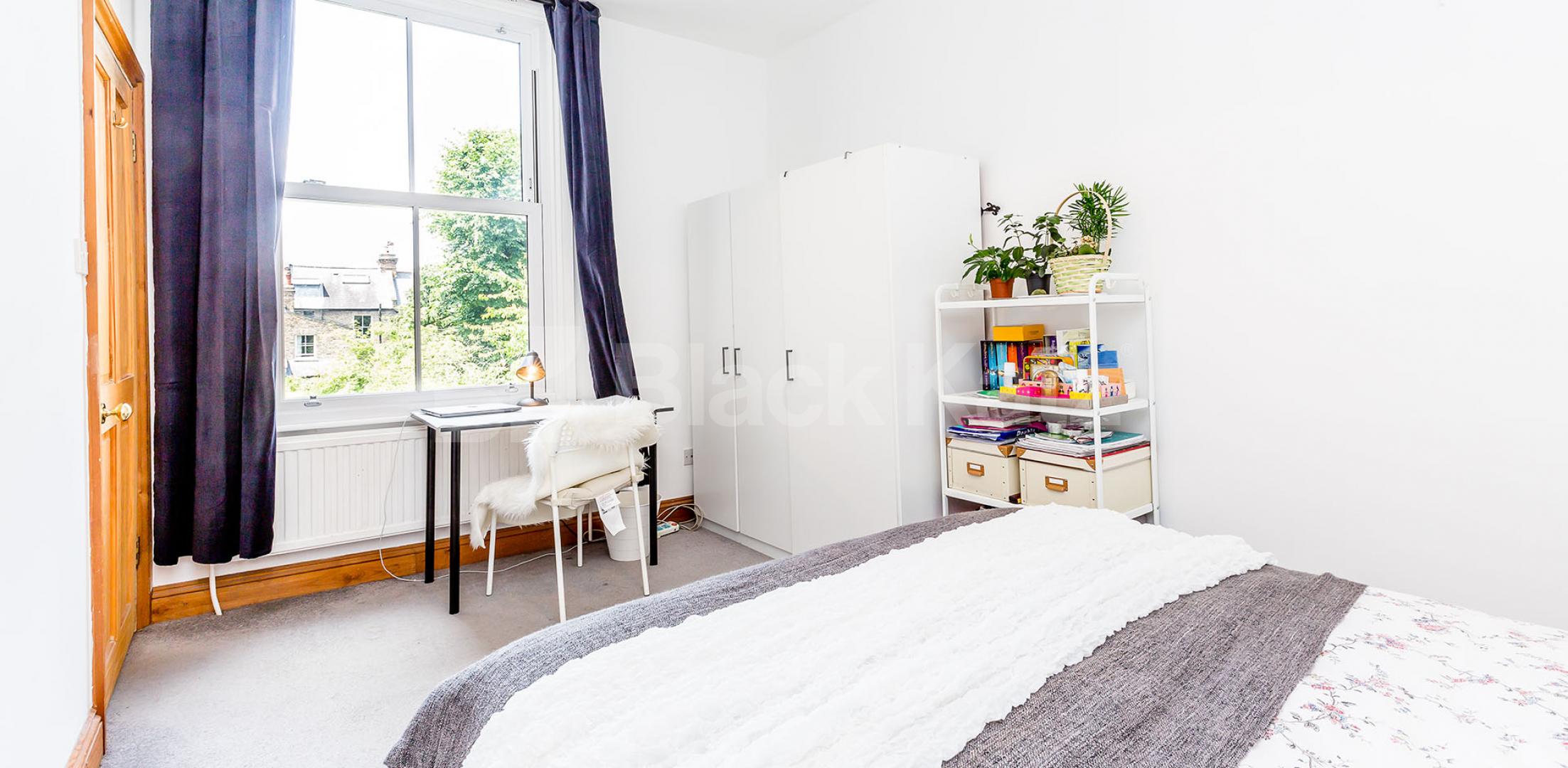 			Lovely 2 Bed In Central Crouch End, 2 Bedroom, 1 bath, 1 reception Flat			 Middle Lane, CROUCH END