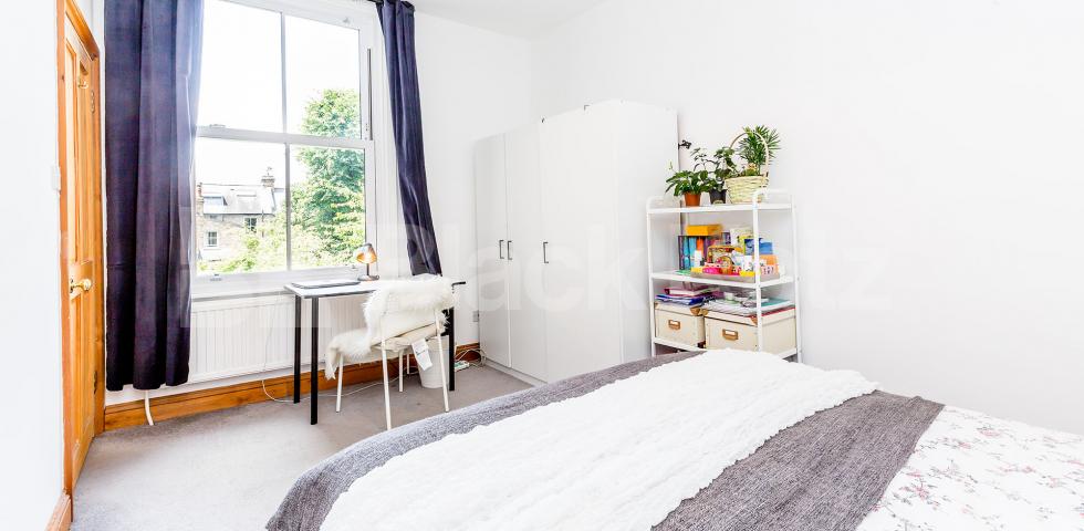 			Lovely 2 Bed In Central Crouch End, 2 Bedroom, 1 bath, 1 reception Flat			 Middle Lane, CROUCH END