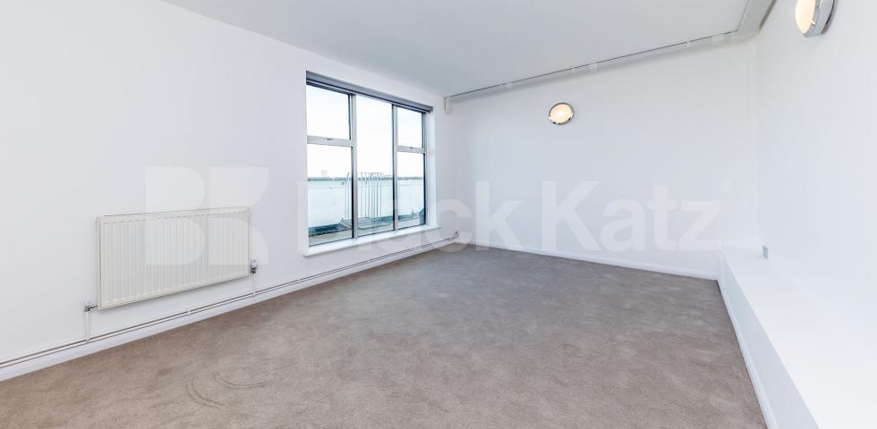			LARGE 2 BEDROOM FLAT WITH PRIVATE TERRACE PENTHOUSE, 3 Bedroom, 1 bath, 1 reception Penthouse			 ABILITY VIEW-KINGSLAND ROAD, DALSTON/HAGGERSTON