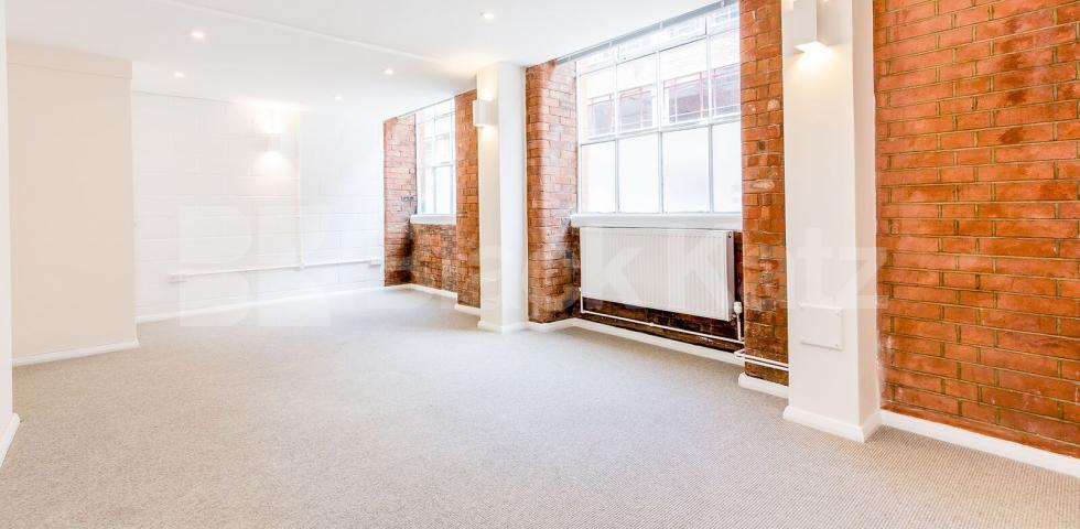 			WAREHOUSE CONVERSION , 2 Bedroom, 1 bath, 1 reception Flat			 Dove Road, ISLINGTON-CANONBURY