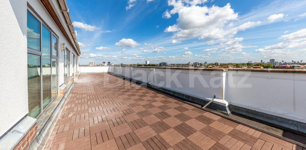 			LARGE 2 BEDROOM FLAT WITH PRIVATE TERRACE PENTHOUSE, 3 Bedroom, 1 bath, 1 reception Penthouse			 ABILITY VIEW-KINGSLAND ROAD, DALSTON/HAGGERSTON