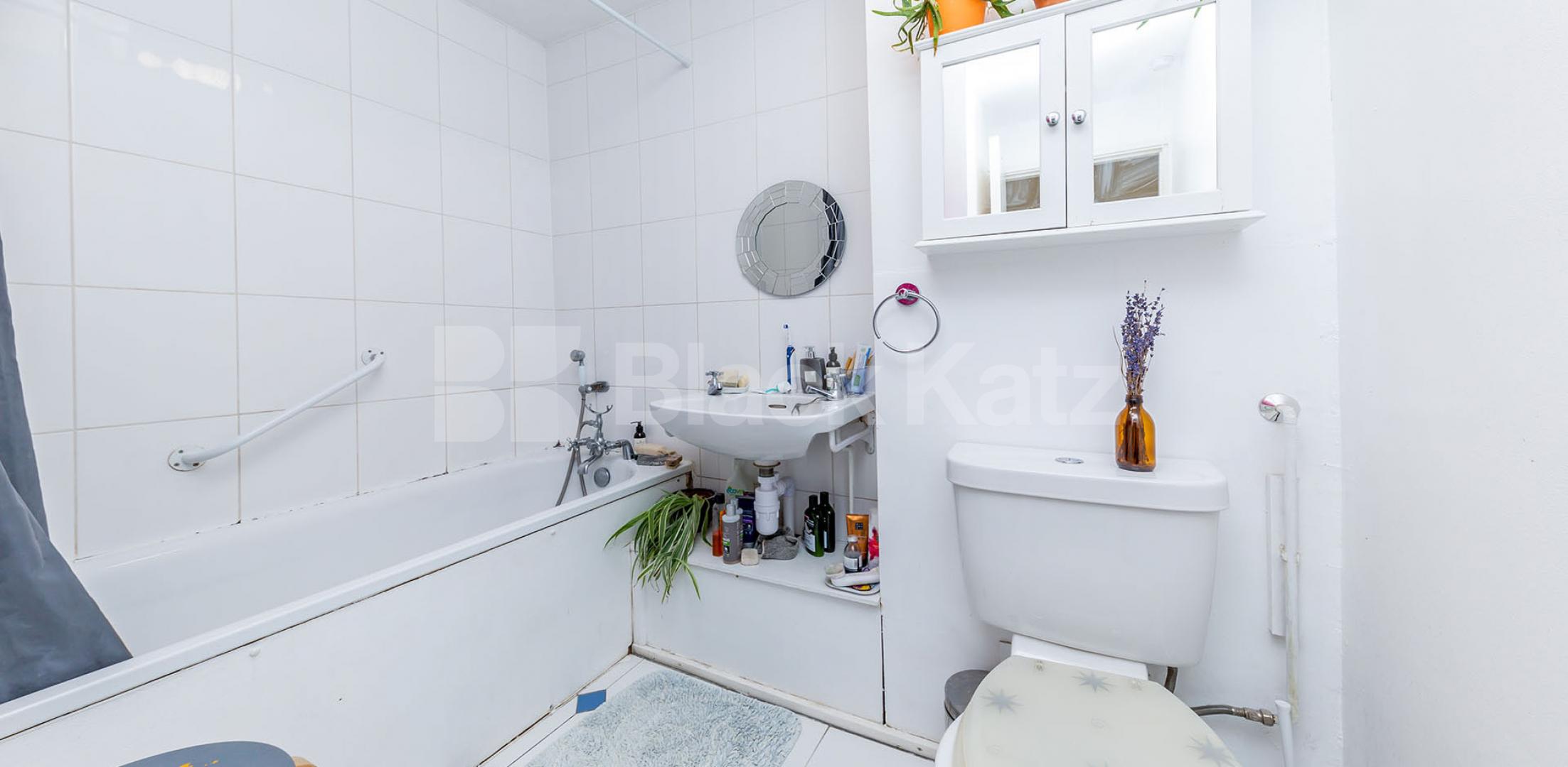 			Amazing 4 Bedroom Town House, 4 Bedroom, 1 bath, 1 reception House			 Minster Walk, Crouch End