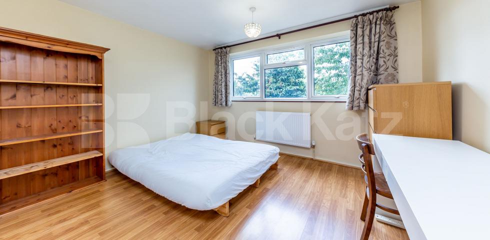 			Amazing 4 Bedroom Town House, 4 Bedroom, 1 bath, 1 reception House			 Minster Walk, Crouch End