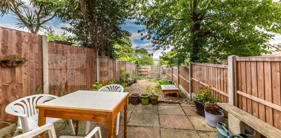 			Amazing 4 Bedroom Town House, 4 Bedroom, 1 bath, 1 reception House			 Minster Walk, Crouch End