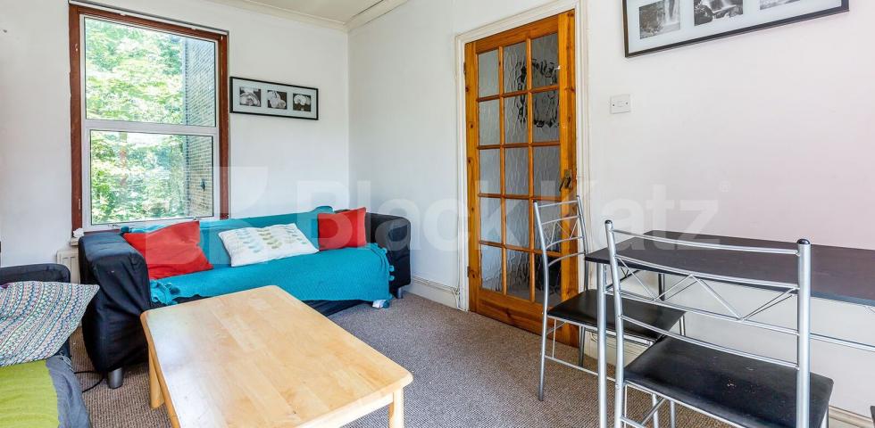 			PRIVATE ROOF TERRACE, 3 Bedroom, 1 bath, 1 reception Flat			 Upper Tollington Park N4, FINSBURY PARK / STROUD GREEN