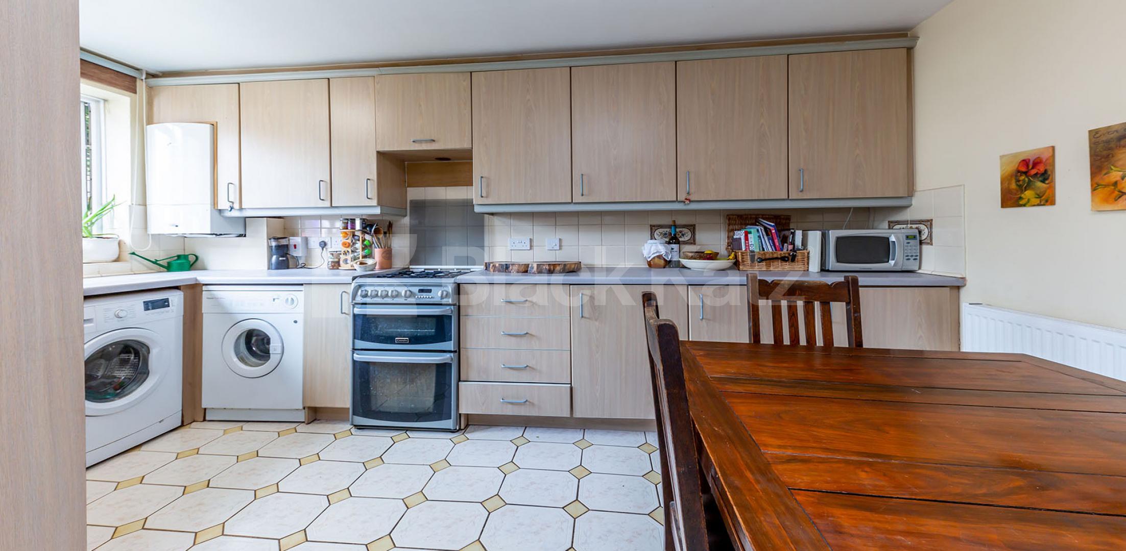 			Amazing 4 Bedroom Town House, 4 Bedroom, 1 bath, 1 reception House			 Minster Walk, Crouch End
