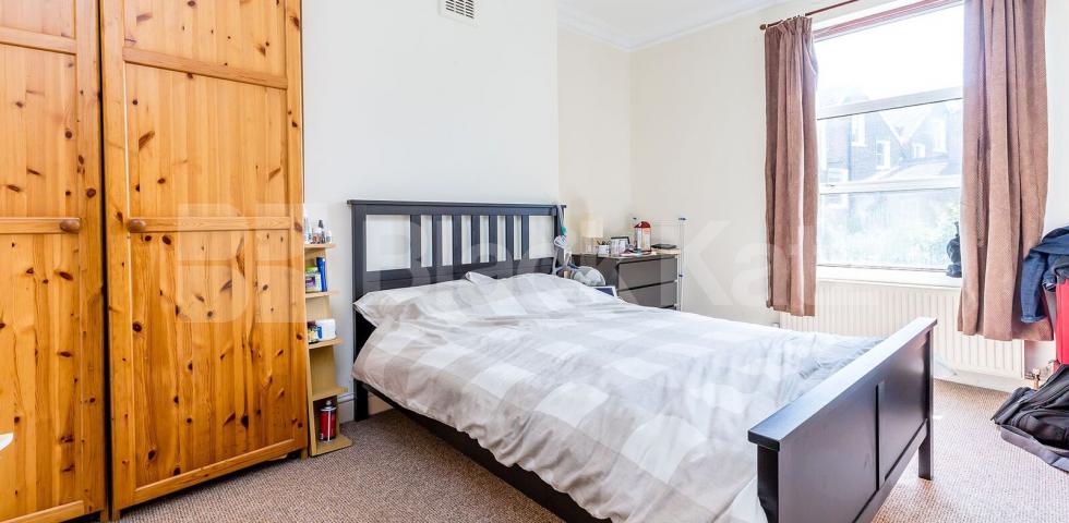 			PRIVATE ROOF TERRACE, 3 Bedroom, 1 bath, 1 reception Flat			 Upper Tollington Park N4, FINSBURY PARK / STROUD GREEN