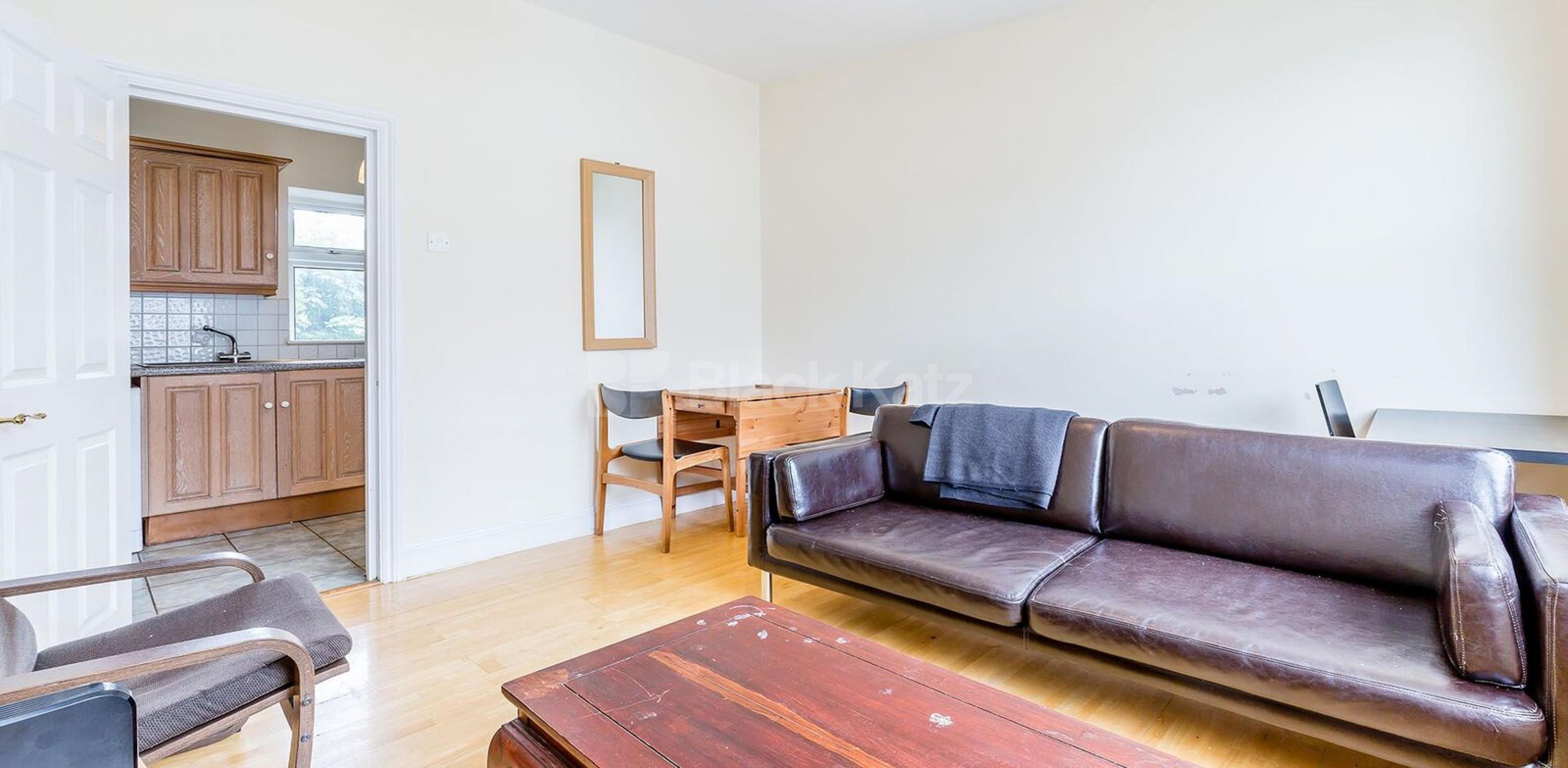 			2 Bedroom, 1 bath, 1 reception Flat			 Digby Crescent , FINSBURY PARK-CLISSOLD PARK-HIGHBURY N4