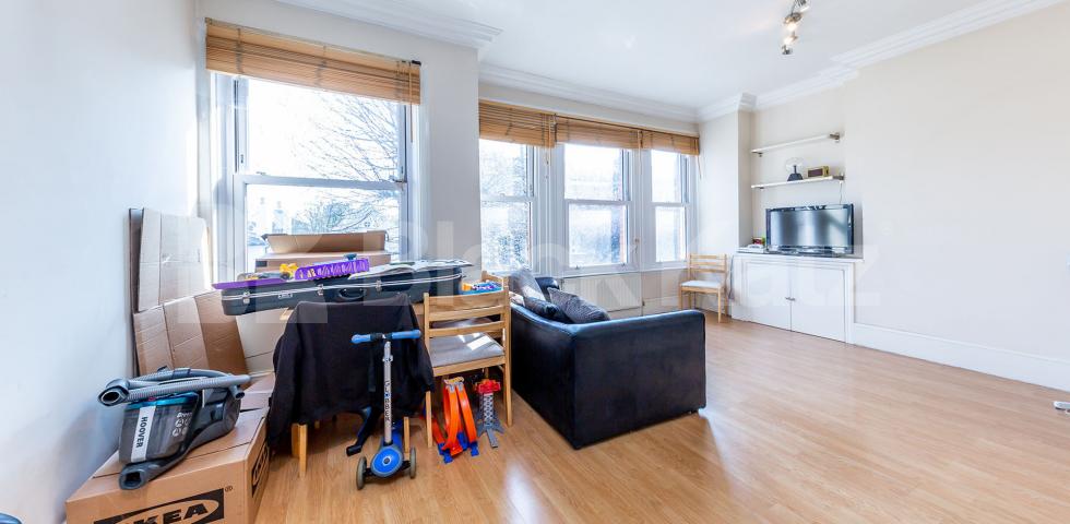 			2 Bedroom, 1 bath, 1 reception Flat			 Crouch Hill, Crouch End