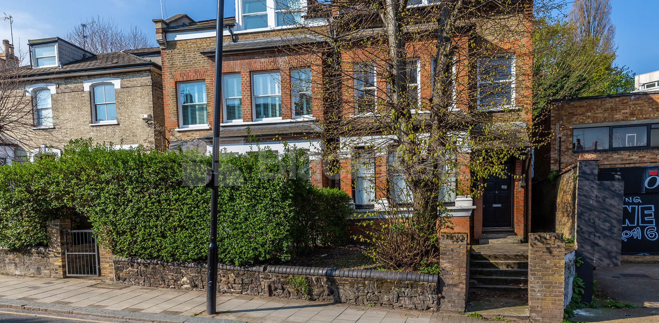 			2 Bedroom, 1 bath, 1 reception Flat			 Crouch Hill, Crouch End