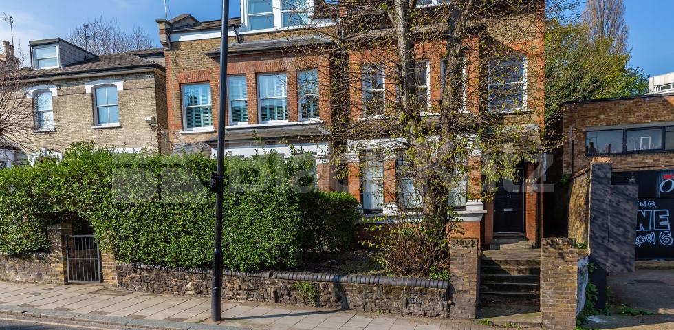 			2 Bedroom, 1 bath, 1 reception Flat			 Crouch Hill, Crouch End