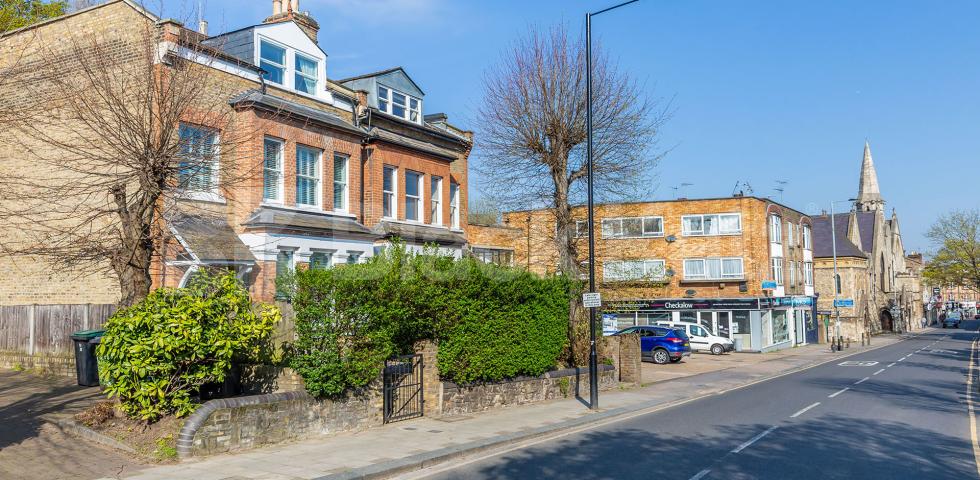 			2 Bedroom, 1 bath, 1 reception Flat			 Crouch Hill, Crouch End