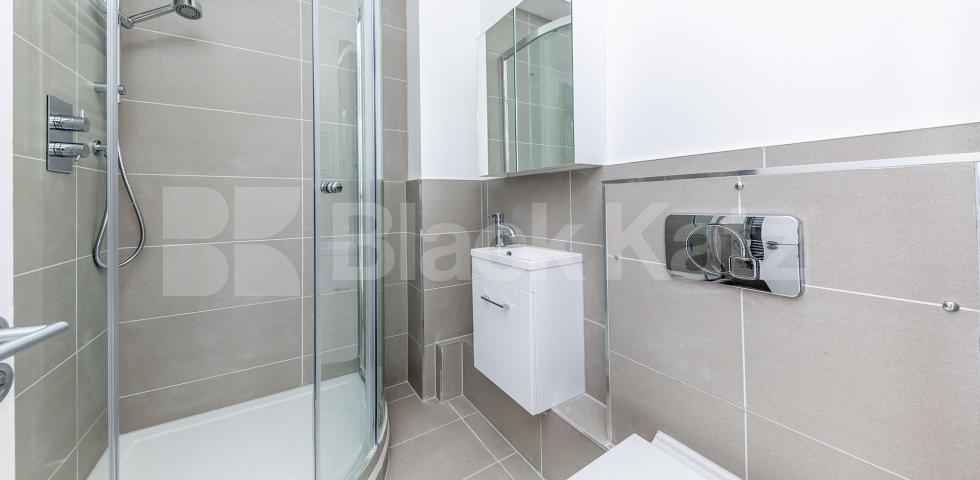 			NEWLY REFURBISHED 2 BEDROOM TWO BATHROOM, 2 Bedroom, 1 bath, 1 reception Apartment			  GROVE HOUSE-TUDOR ROAD,  HACKNEY-BETHNAL GREEN-LONDON FIELDS 