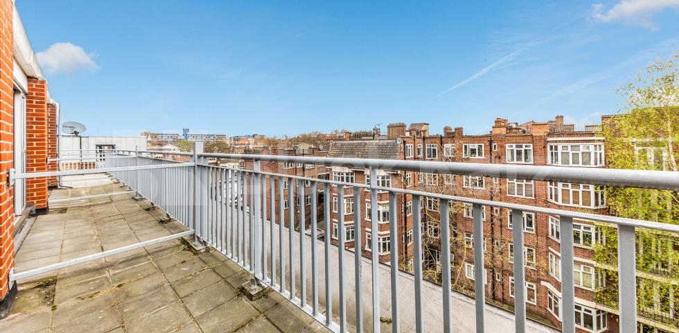 			NEWLY RENOVATED 2 BED, 2 Bedroom, 1 bath, 1 reception Apartment			 GROVE HOUSE-TUDOR ROAD, HACKNEY-BETHNAL GREEN-LONDON FIELDS