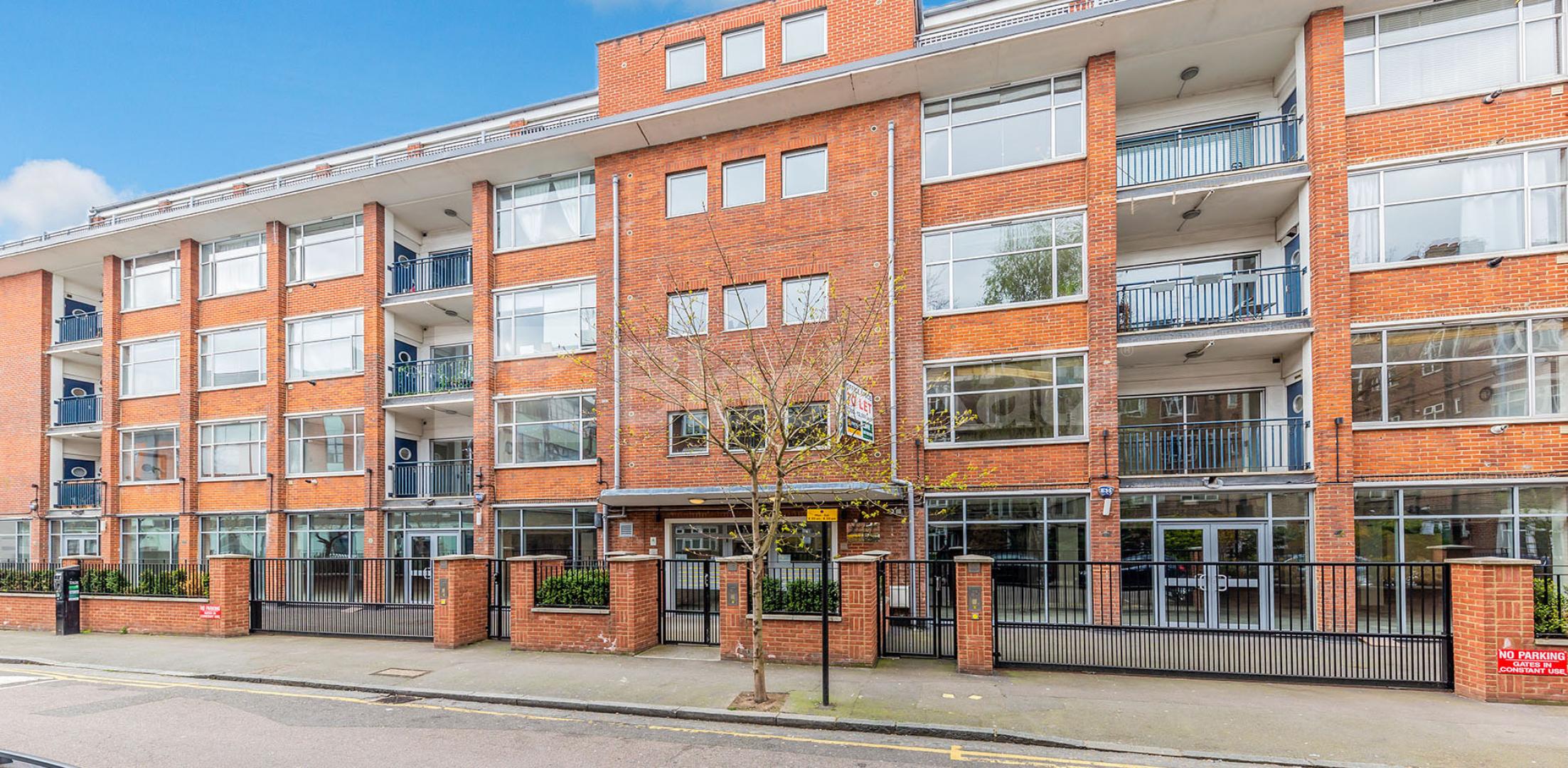 			NEWLY RENOVATED 2 BED, 2 Bedroom, 1 bath, 1 reception Apartment			 GROVE HOUSE-TUDOR ROAD, HACKNEY-BETHNAL GREEN-LONDON FIELDS