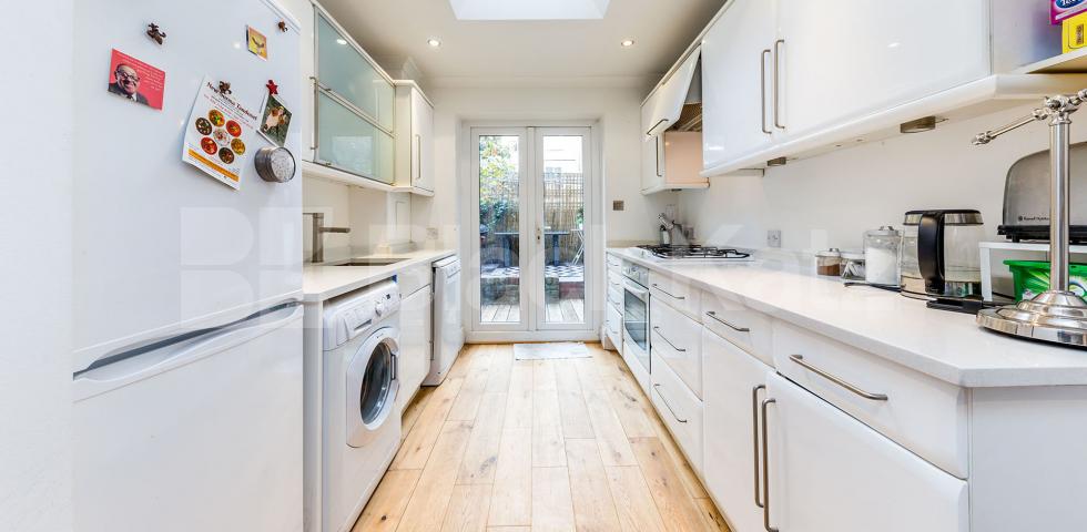 			New Instruction, 2 Bedroom, 1 bath, 1 reception Ground Floor Maisonette			 Elmore Street, ISLINGTON