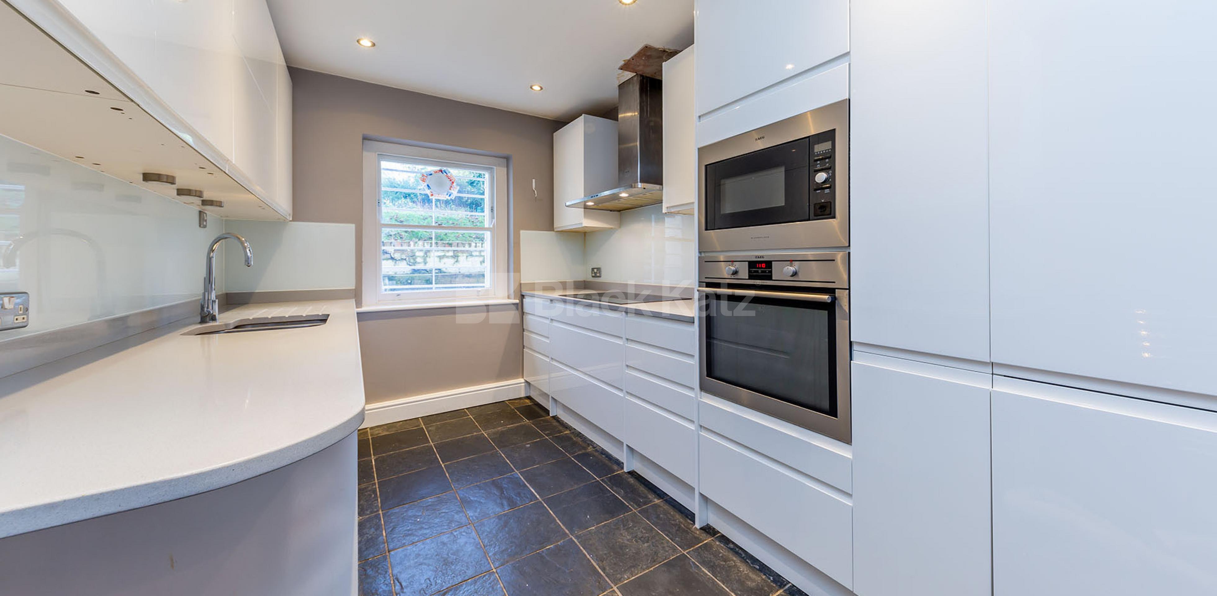 			New Instruction, 2 Bedroom, 1 bath, 1 reception Flat			 Highbury Hill, HIGHBURY N5 N5