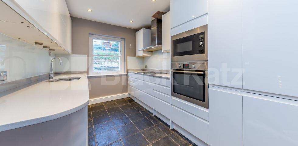 			New Instruction, 2 Bedroom, 1 bath, 1 reception Flat			 Highbury Hill, HIGHBURY N5