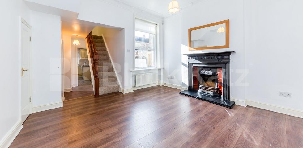 			NEW INSTRUCTION!, 2 Bedroom, 1 bath, 1 reception Apartment			 Horsell Road N5, HOLLOWAY-HIGHBURY ISLINGTON