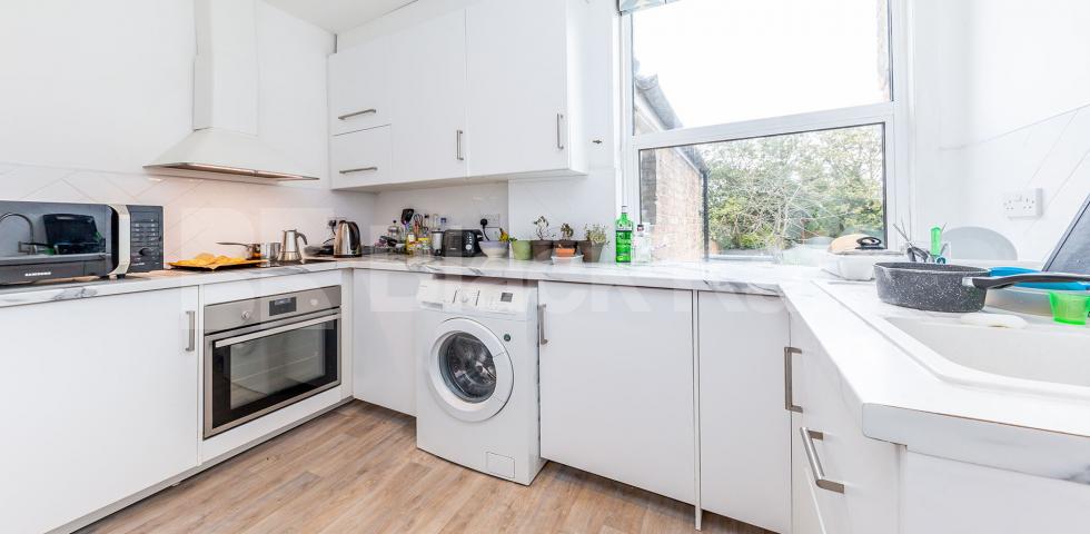 			3 Bedroom, 1 bath, 1 reception Flat			 Whittington Road, Bounds Green