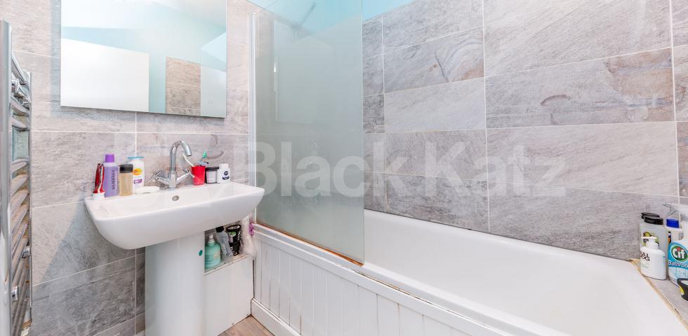 			3 Bedroom, 1 bath, 1 reception Flat			 Whittington Road, Bounds Green