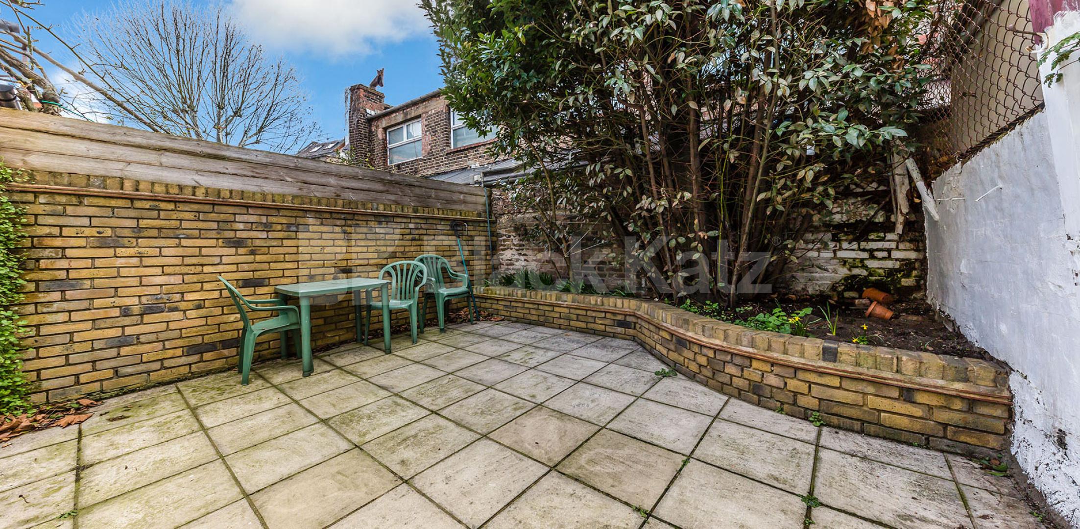 			NEW INSTRUCTION!, 2 Bedroom, 1 bath, 1 reception Apartment			 Horsell Road N5, HOLLOWAY-HIGHBURY ISLINGTON