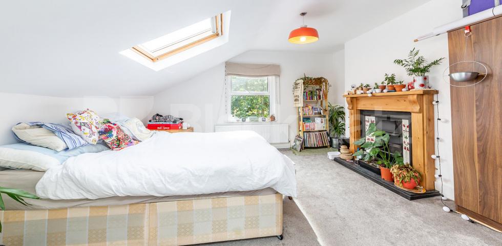 			NEW INSTRUCTION!, 3 Bedroom, 1 bath, 1 reception Flat			 Whittington Road, Bounds Green