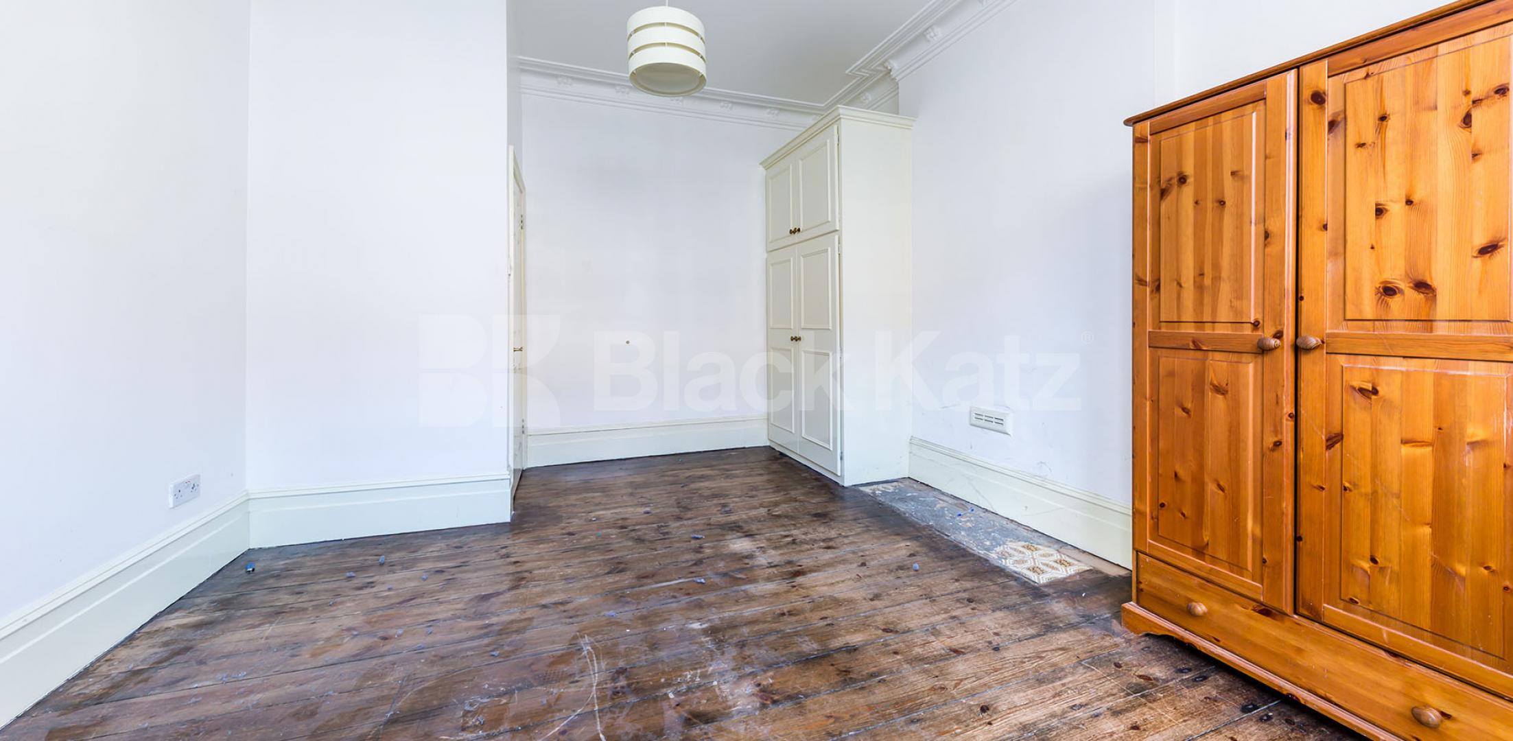 			NEW INSTRUCTION!, 2 Bedroom, 1 bath, 1 reception Apartment			 Horsell Road N5, HOLLOWAY-HIGHBURY ISLINGTON