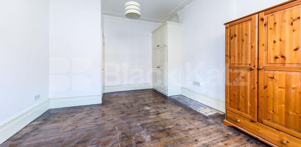 			NEW INSTRUCTION!, 2 Bedroom, 1 bath, 1 reception Apartment			 Horsell Road N5, HOLLOWAY-HIGHBURY ISLINGTON