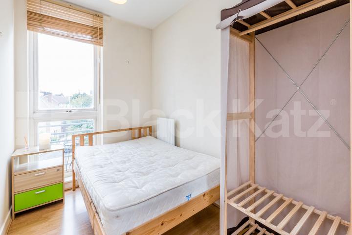 Spacious two bedroom property set on the third floor of a private development Roman Way, Caledonian Road