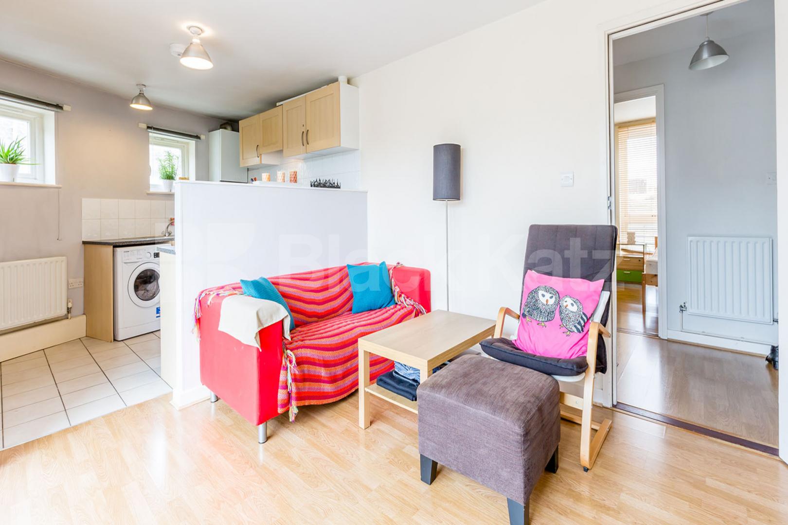 Spacious two bedroom property set on the third floor of a private development Roman Way, Caledonian Road