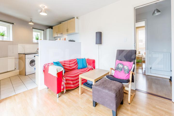 Spacious two bedroom property set on the third floor of a private development Roman Way, Caledonian Road