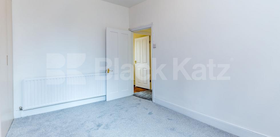 			2 Bedroom, 1 bath, 1 reception Ground Floor Flat			 Nightingale Lane, Crouch End/Hornsey