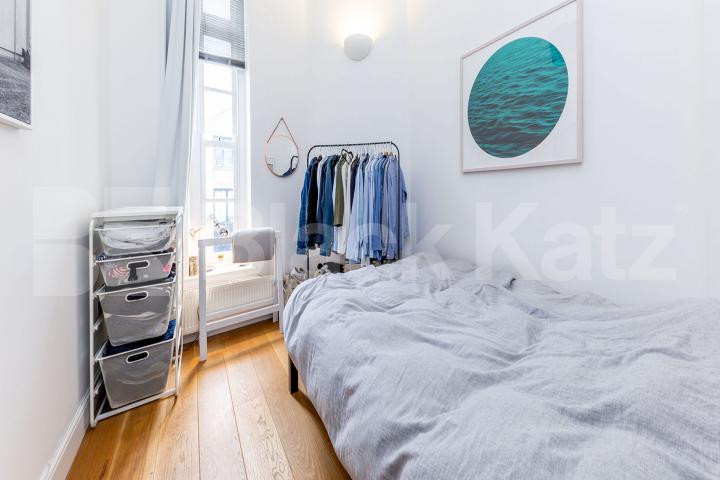 Located within a converted school is this spectacular split level 2 bedroom  Teesdale Close-Minstrel Court, Bethnal Green 