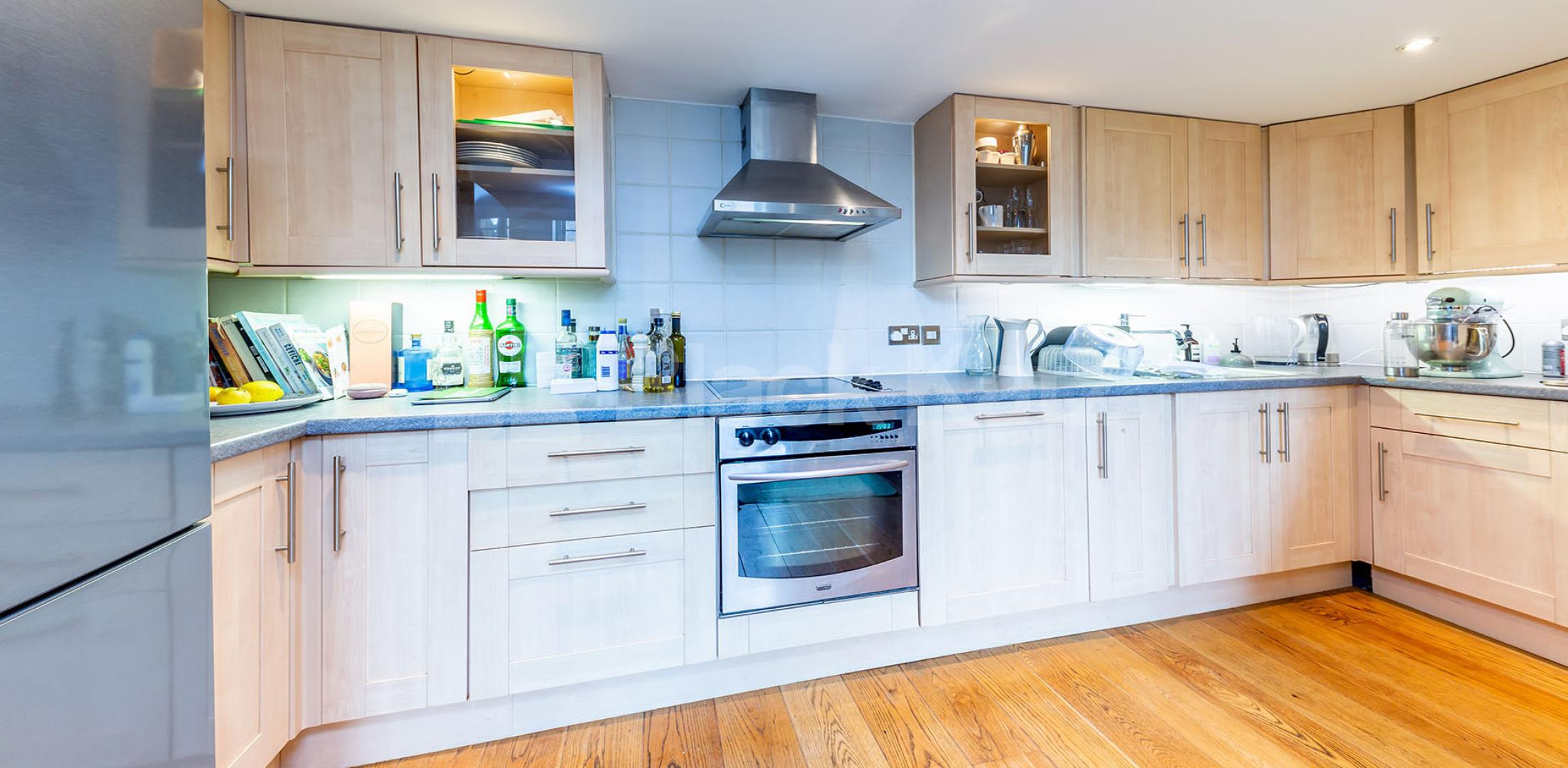 			2 BED SCHOOL CONVERSION WITH MEZZANINE! , 2 Bedroom, 1 bath, 1 reception Flat			 Teesdale Close-Minstrel Court, BETHNAL GREEN