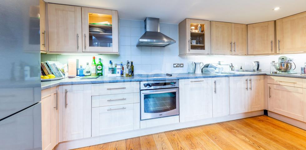 			2 BED SCHOOL CONVERSION WITH MEZZANINE! , 2 Bedroom, 1 bath, 1 reception Flat			 Teesdale Close-Minstrel Court, BETHNAL GREEN