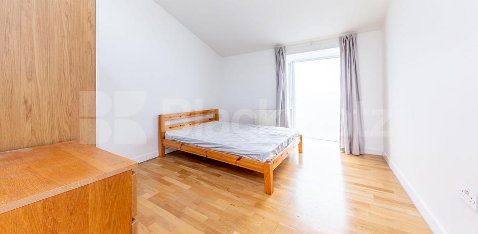 			NEW INSTRUCTION!, 2 Bedroom, 1 bath, 1 reception Flat			 Blackstock Road, HIGHBURY