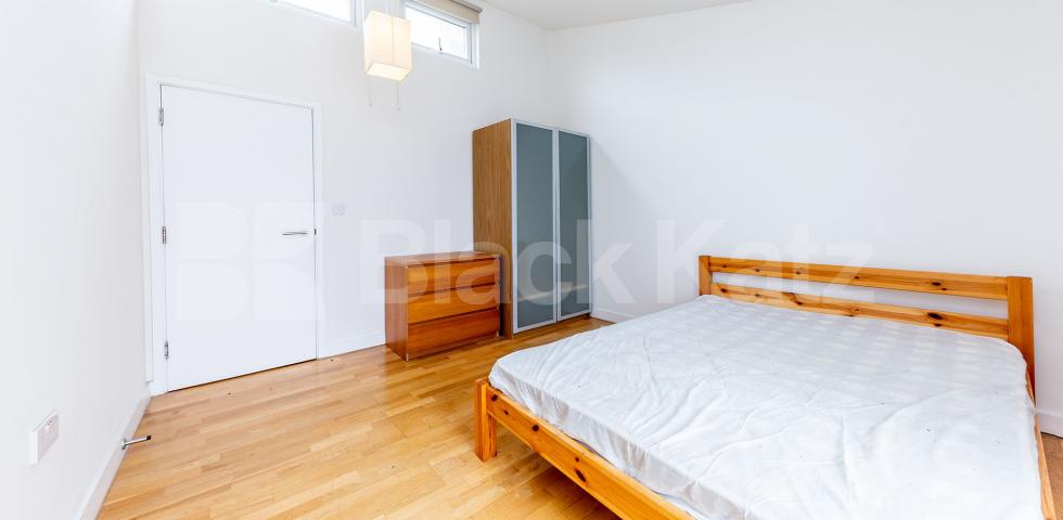 			NEW INSTRUCTION!, 2 Bedroom, 1 bath, 1 reception Flat			 Blackstock Road, HIGHBURY