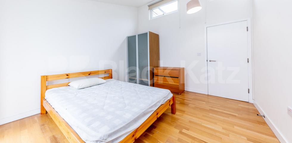 			NEW INSTRUCTION!, 2 Bedroom, 1 bath, 1 reception Flat			 Blackstock Road, HIGHBURY