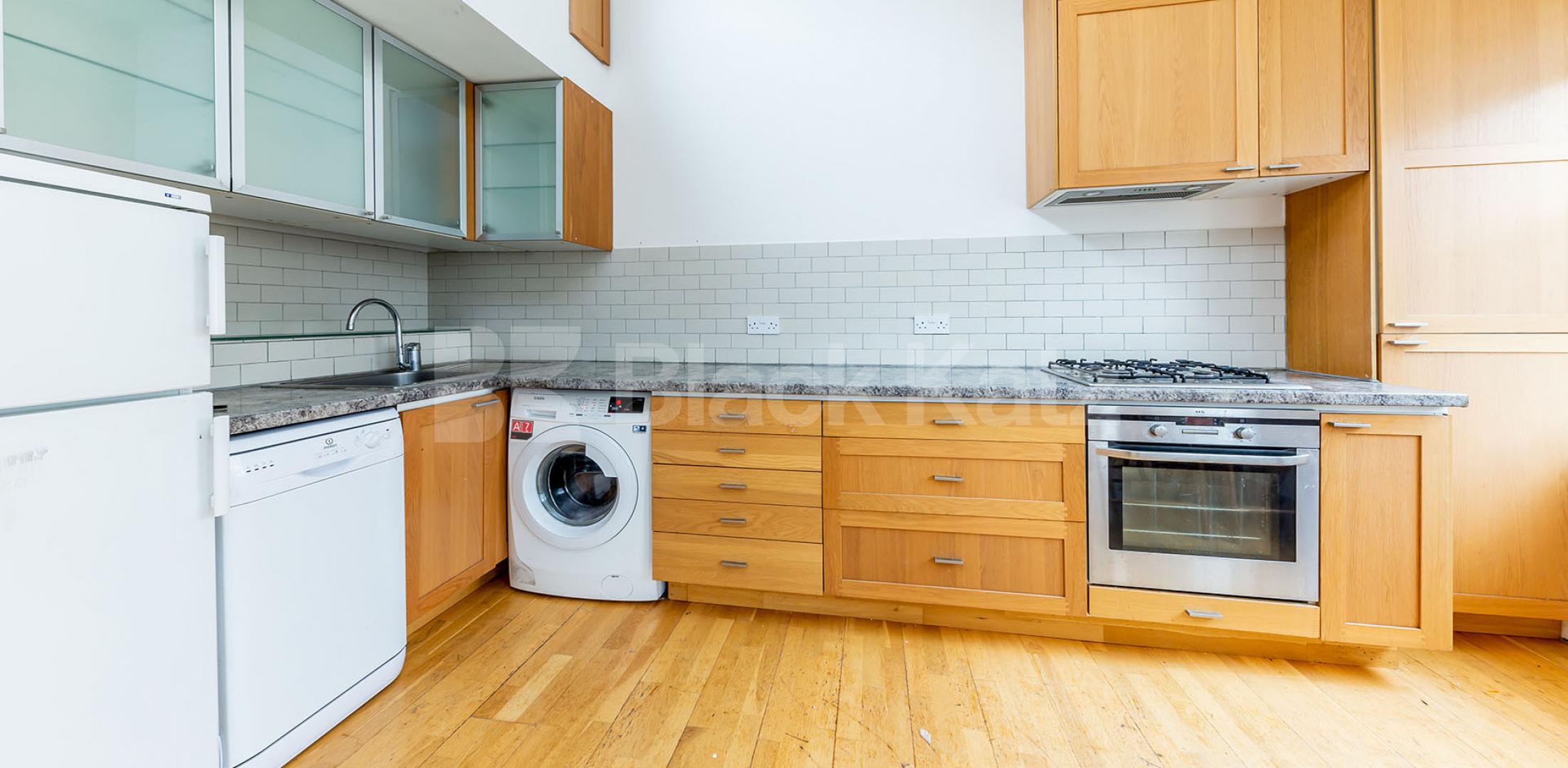 			NEW INSTRUCTION!, 2 Bedroom, 1 bath, 1 reception Flat			 Blackstock Road, HIGHBURY