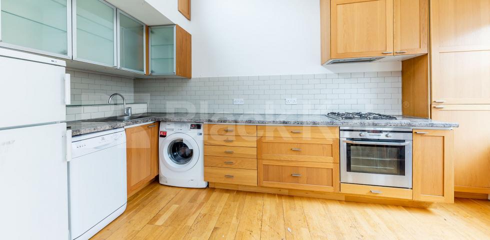 			NEW INSTRUCTION!, 2 Bedroom, 1 bath, 1 reception Flat			 Blackstock Road, HIGHBURY