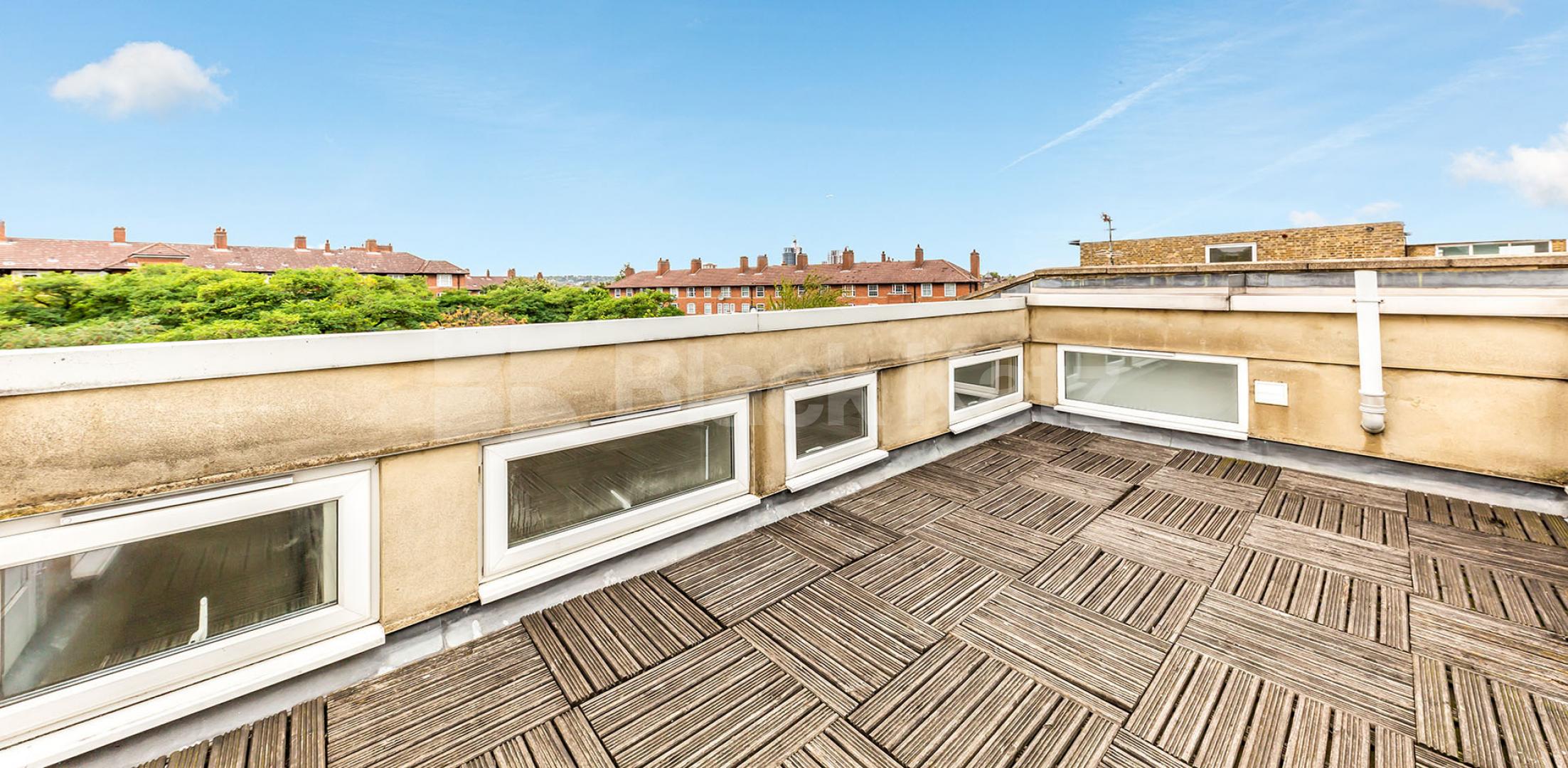 			NEW INSTRUCTION!, 2 Bedroom, 1 bath, 1 reception Flat			 Blackstock Road, HIGHBURY