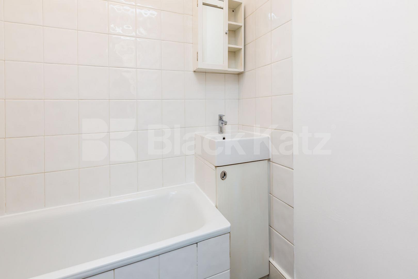 Located in Highbury is this lovely 1 bedroom split level property Benwell Road, Holloway