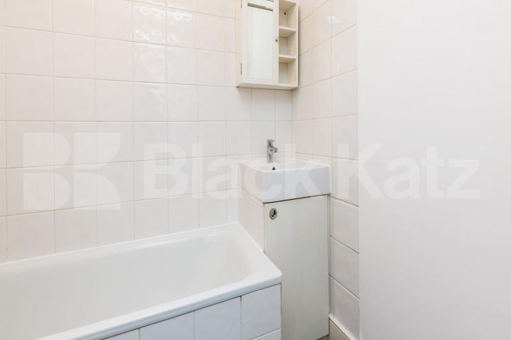 Located in Highbury is this lovely 1 bedroom split level property Benwell Road, Holloway