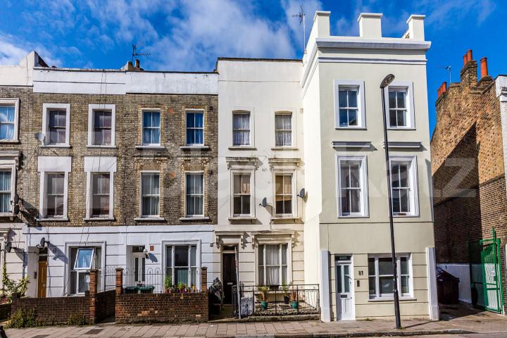 Located in Highbury is this lovely 1 bedroom split level property Benwell Road, Holloway